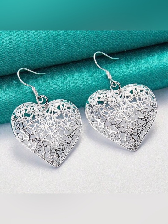 Jewelry - Silver Tone‎ Filigree Heart Earrings